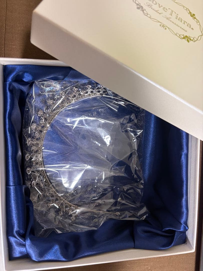 美品　LoveTiara ラブティアラ　ジルコニア ティアラ　ナディア