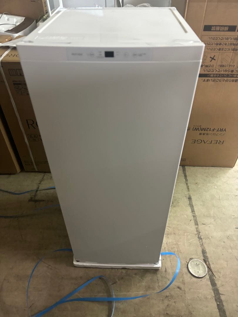 美品！2025年式/未使用級冷凍庫/YRT-F12M/121L