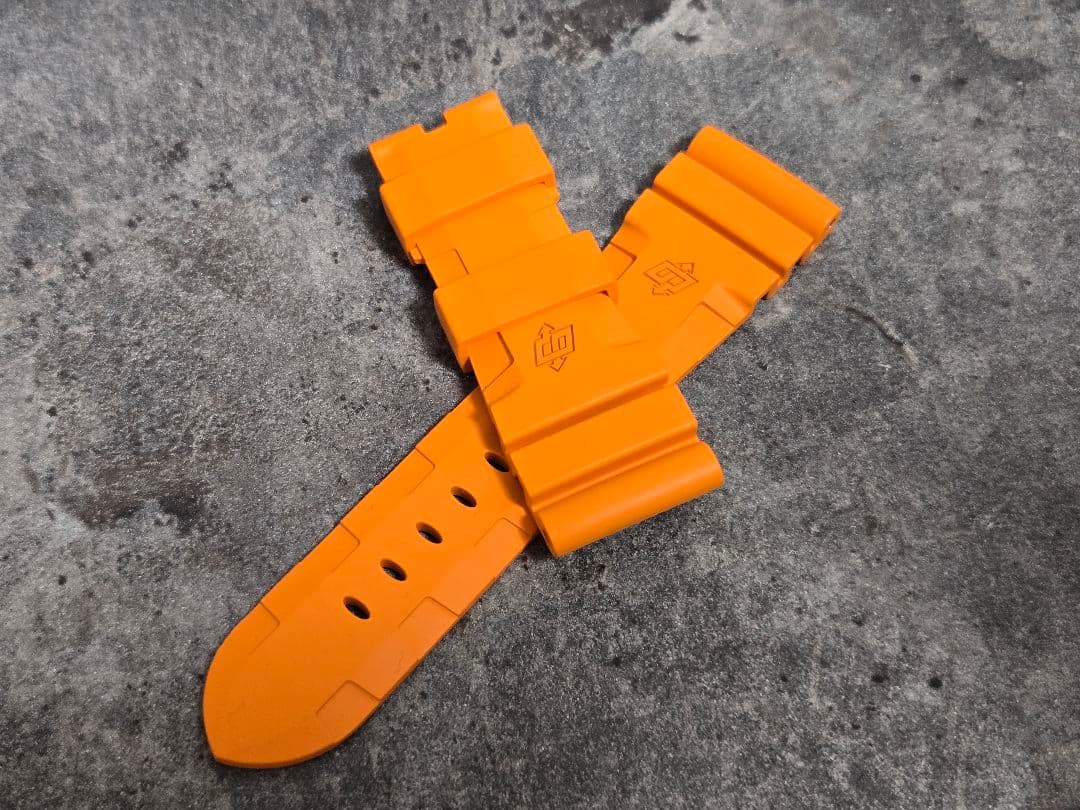 【新品未使用】PANERAI パネライ ラバーストラップ オレンジ 26/22