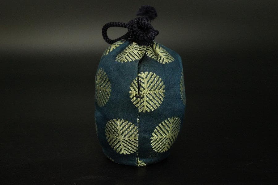 茶道具 肩衝茶入 良蓋 仕服 共箱(RC940)