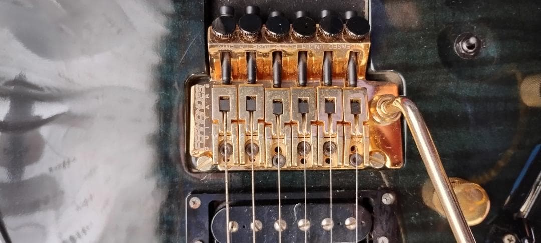 フェルナンデス　 サスティナー付き レフティ仕様