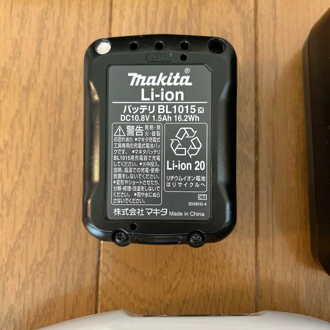 マキタ 充電式クリーナー CL107FD 充電器 バッテリー付き 掃除機