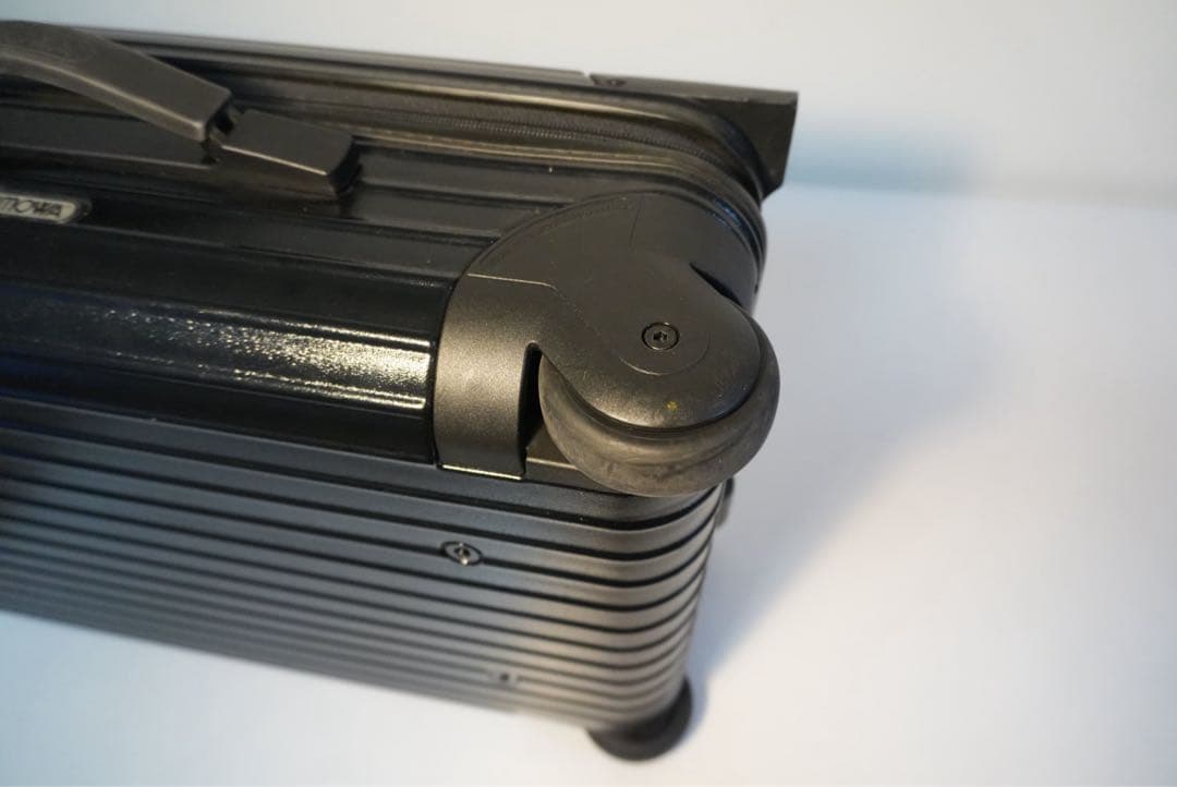 【人気の廃盤モデル・美品】リモワ サルサ 33リットル 2輪　ブラック