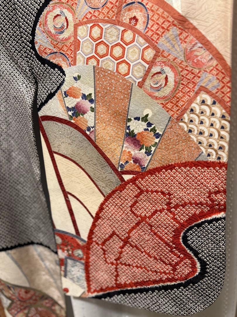 値下げ‼️⭐︎伝統的な和装スタイル⭐︎ 希少な総絞りの振袖・帯セット（購入時80万円）