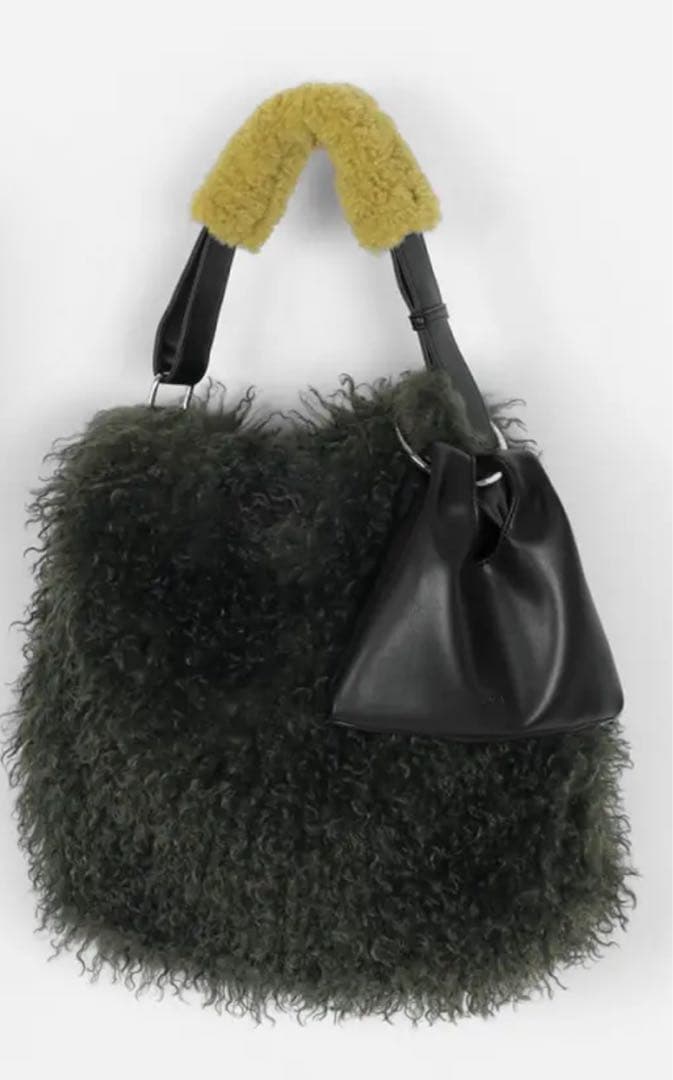 お値下げしました⭐︎RADIATE バイカラーファー×ボアバック A4ファイル対応