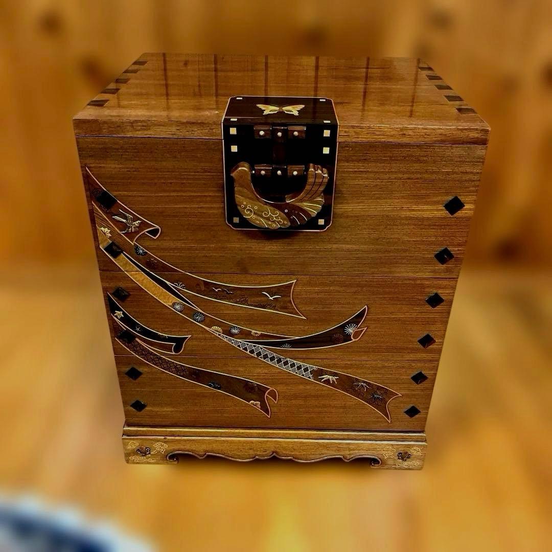 寄木箪笥　木象嵌　３段チェスト　サイドボード 整理箪笥　寄木細工　鍵付き　②