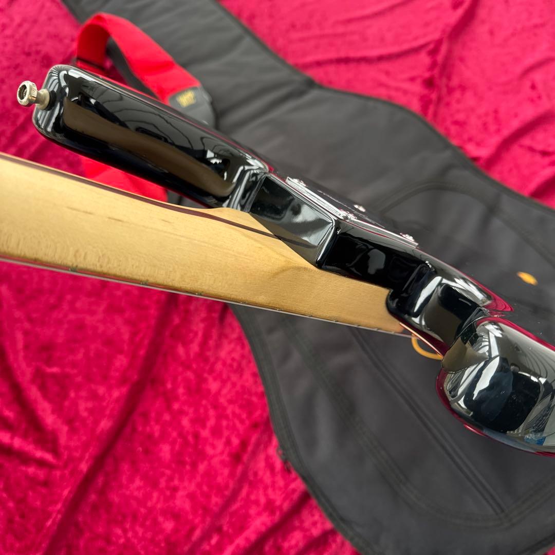 美品 メンテ済 Squier Pete Wentz Precision Bass