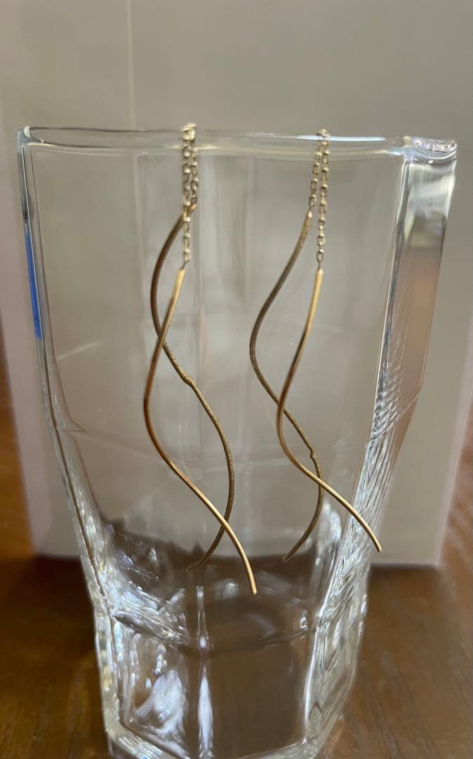 ⭐️chika T⭐️ 【COCOSHNIK 】S字ラインチェーンピアス