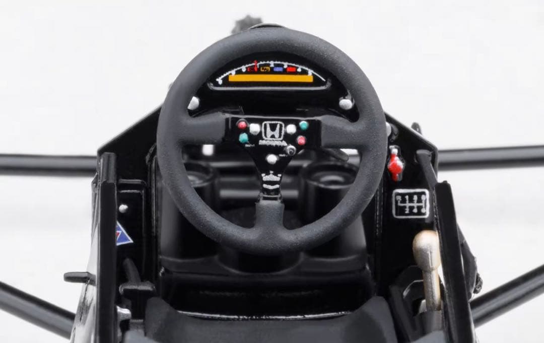 AUTOart McLaren MP4/8 1/18スケールモデル ミニカー