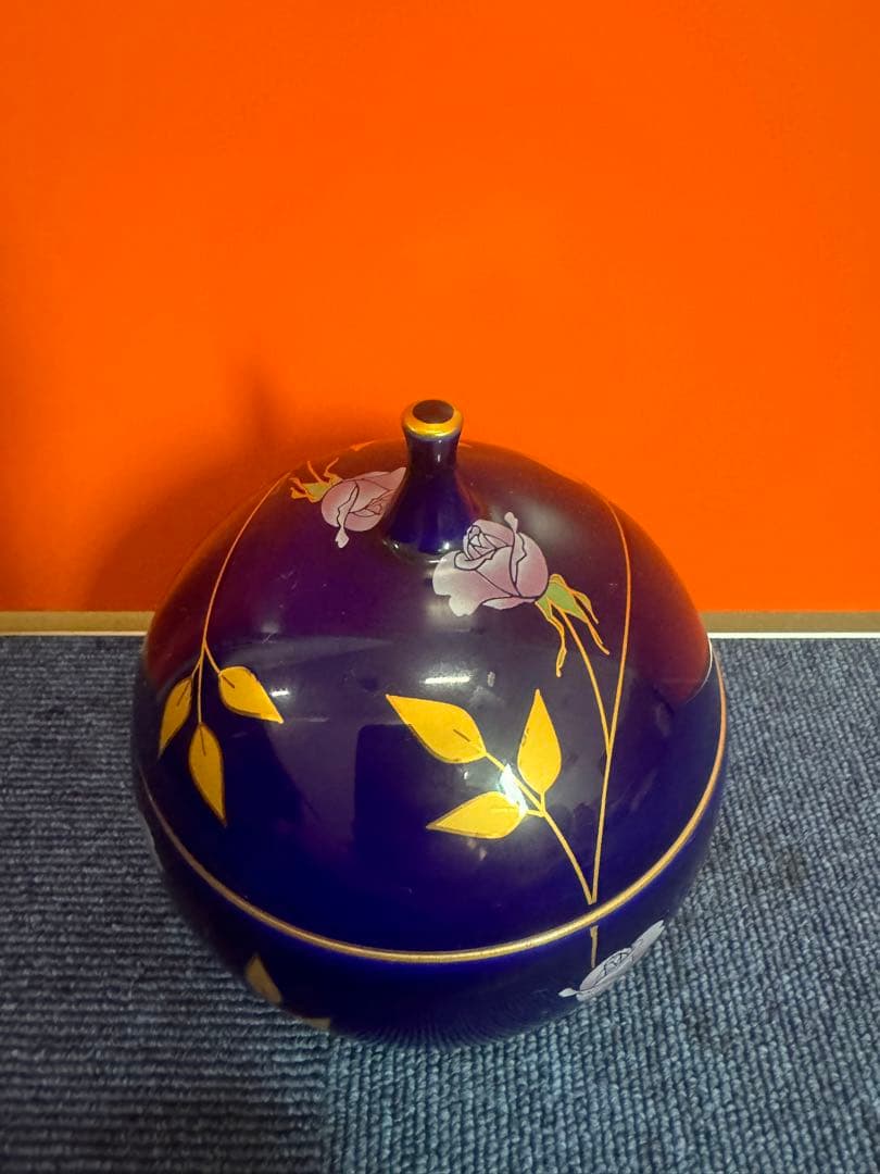 1752 香蘭社　瑠璃薔薇　キャンディーポット　金彩