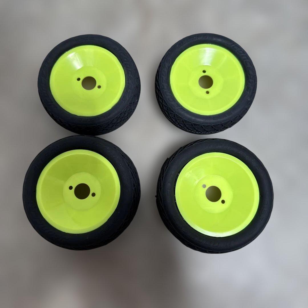 ヨコモ スーパードッグファイター YZ-870Cシャーシとオプションタイヤ2種