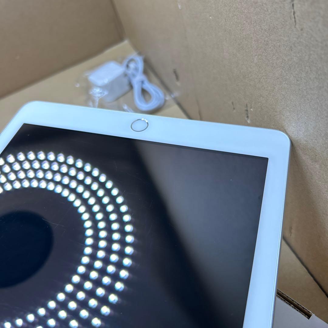 Apple iPad (第６世代) Wi-Fi 128GB シルバー