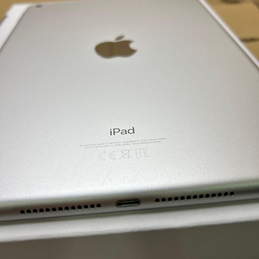 Apple iPad (第６世代) Wi-Fi 128GB シルバー