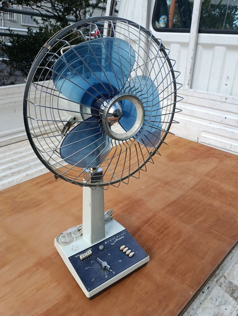 スタンドファン メタル製 青い羽根