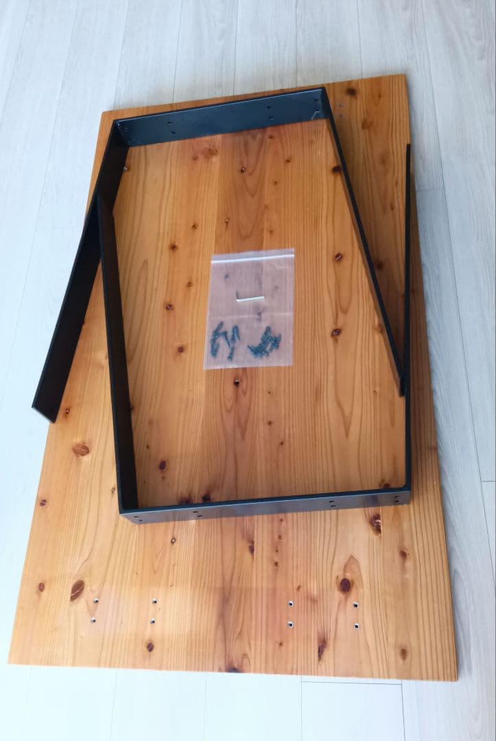 kanademono　カナデモノ　ダイニングテーブル　作業台　杉×アイアン脚