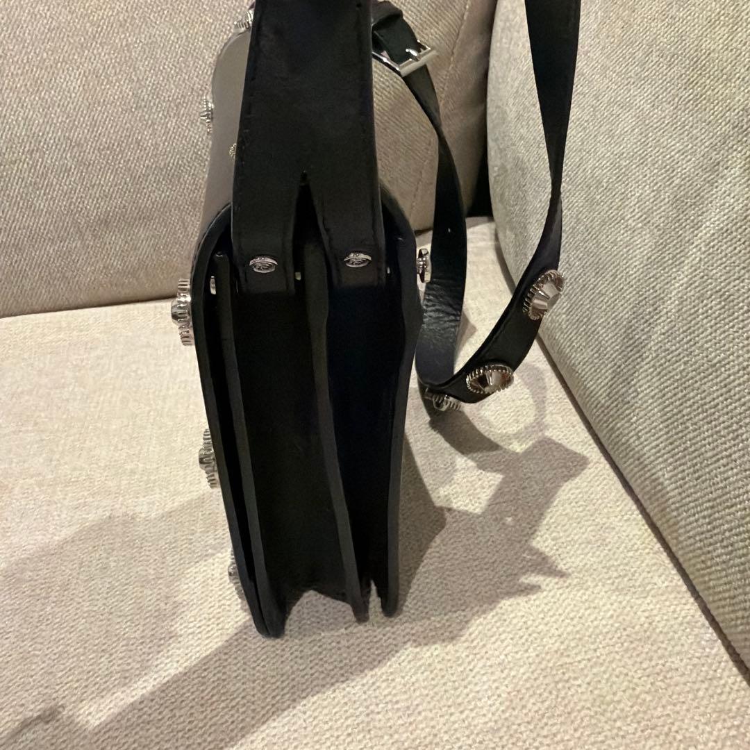 美品 DIESEL ブラックショルダーバッグ 装飾付き
