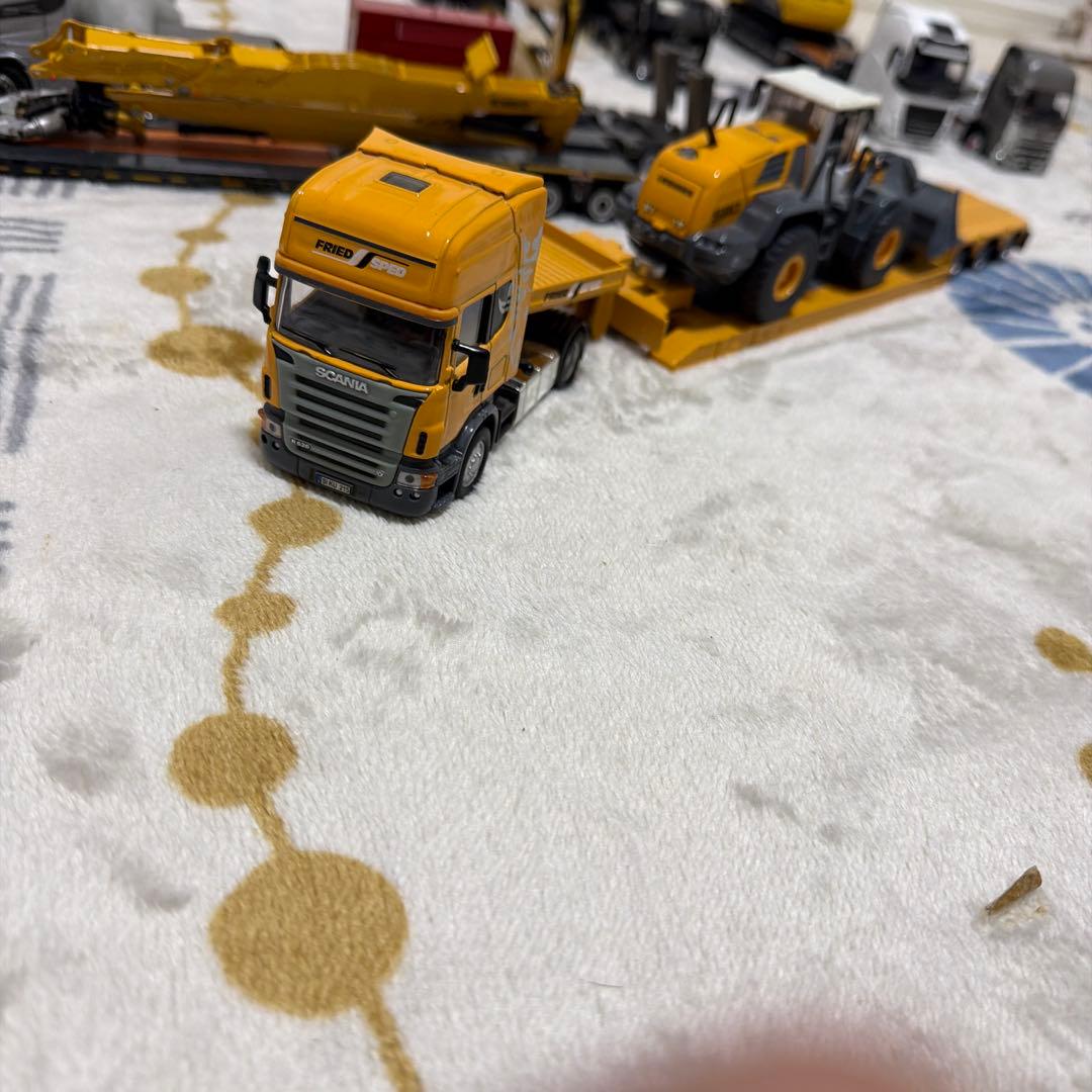 スカニア トラック sikuトレーラー 重機付き1/50お値引き可