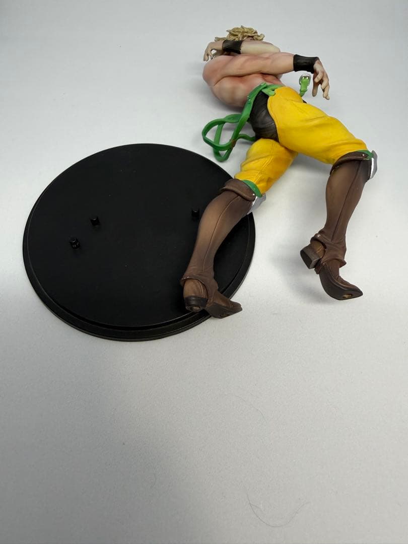 ジョジョの奇妙な冒険　DIO　ディオ・ブランドー　フィギュア