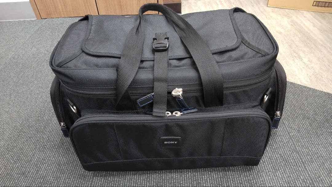 【サト】バッグ付き・美品／SONY 4K ビデオカメラ