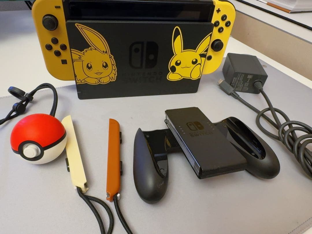 【限定モデル】Nintendo Switch ポケモン ピカチュウ＆イーブイ