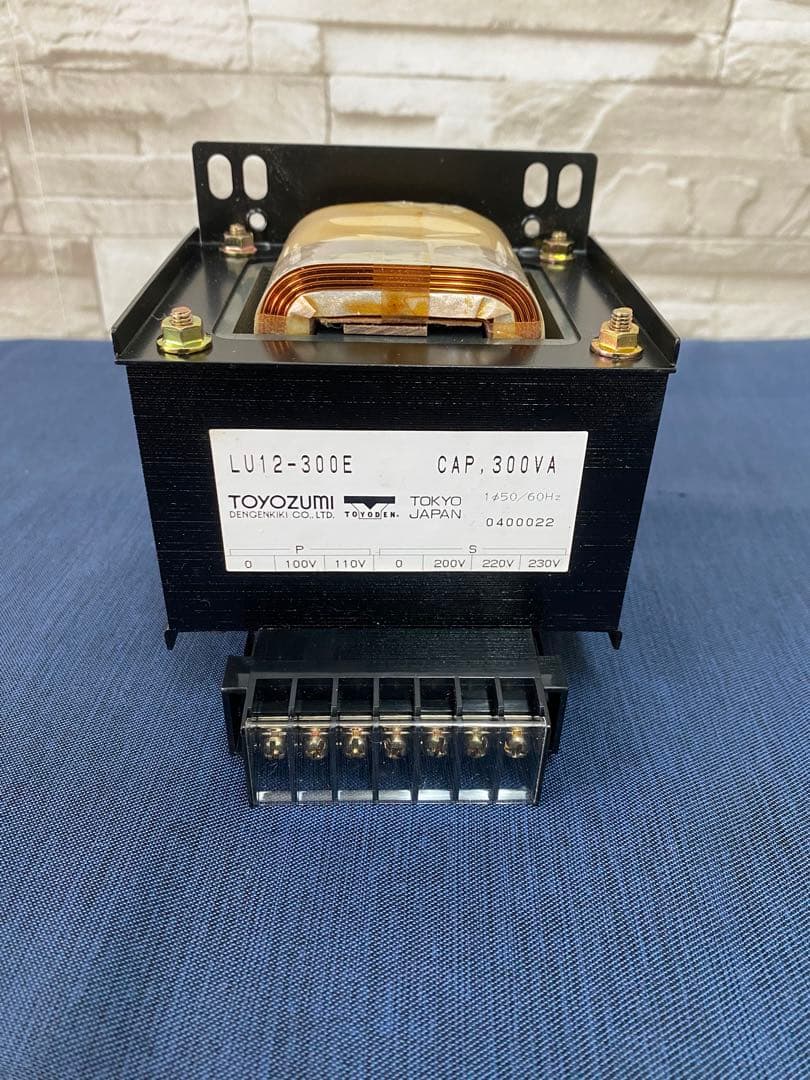 TOYOZUMI トヨズミ　LU12-300E トランス
