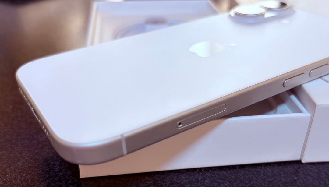 スマートフォン本体 iPhone16 (256GB)