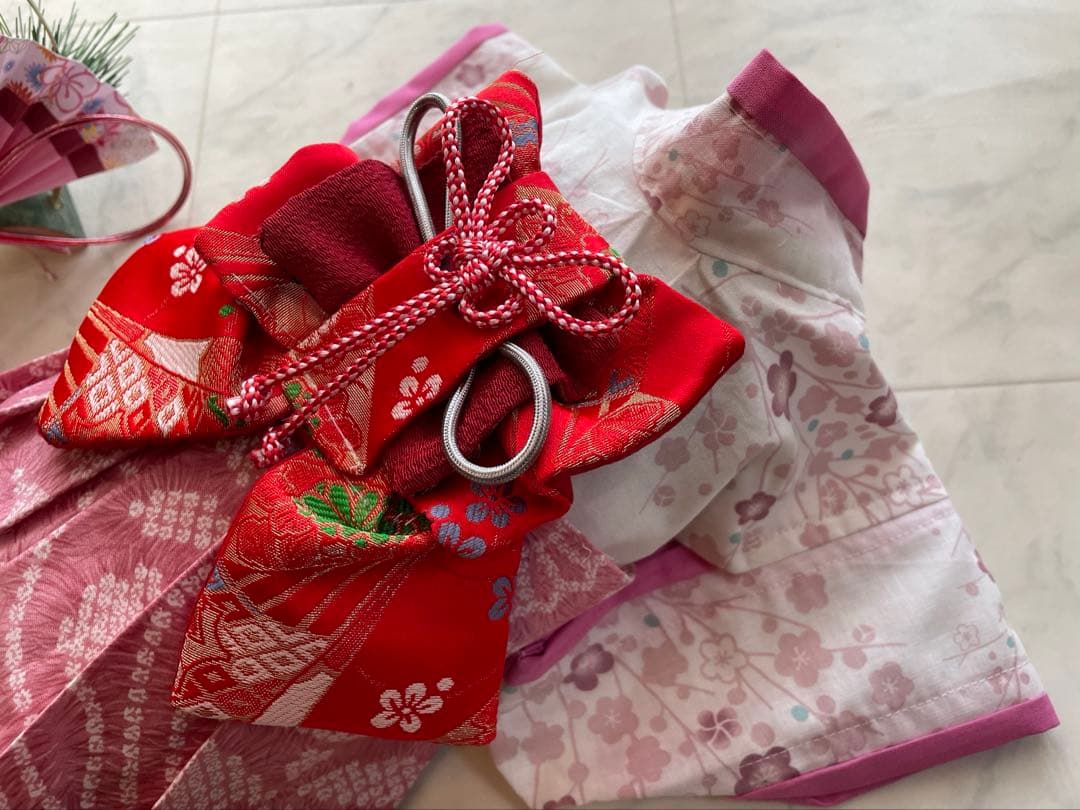 サクちゃん オーダー作成♪ワンちゃんのかわいい袴の着物 白地に梅の花　2着