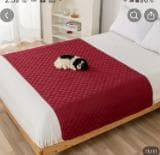 赤いキルティングの、ペット用ベット上掛けマット