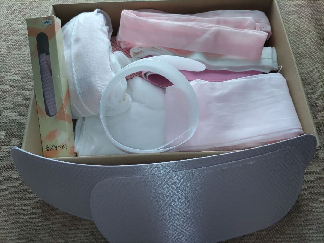 赤い花柄振袖一式