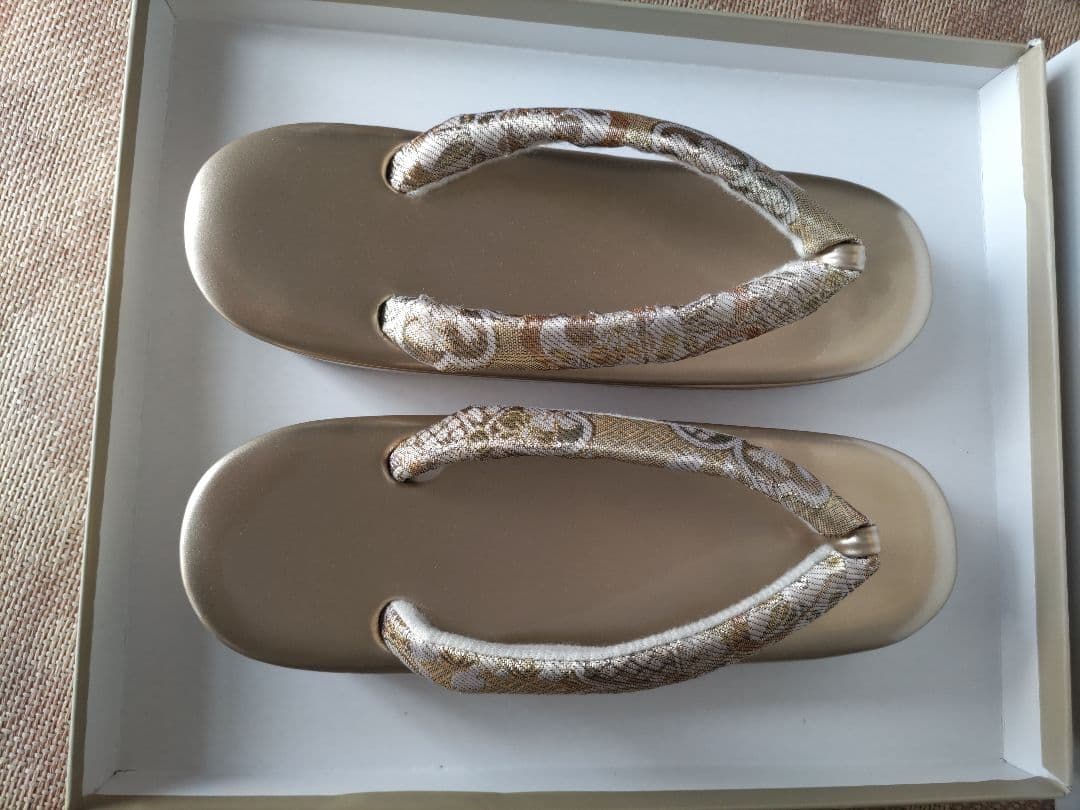 赤い花柄振袖一式