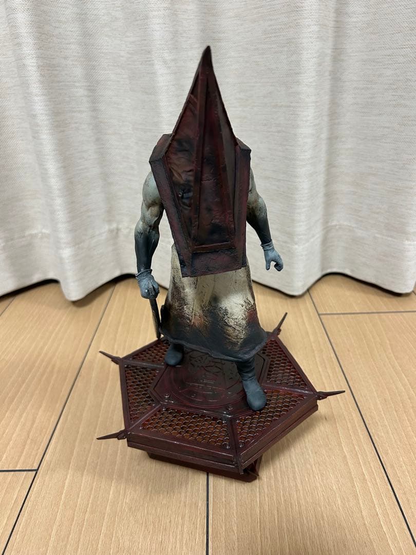 サイレントヒル2　三角頭　レッドピラミッドシング1/8