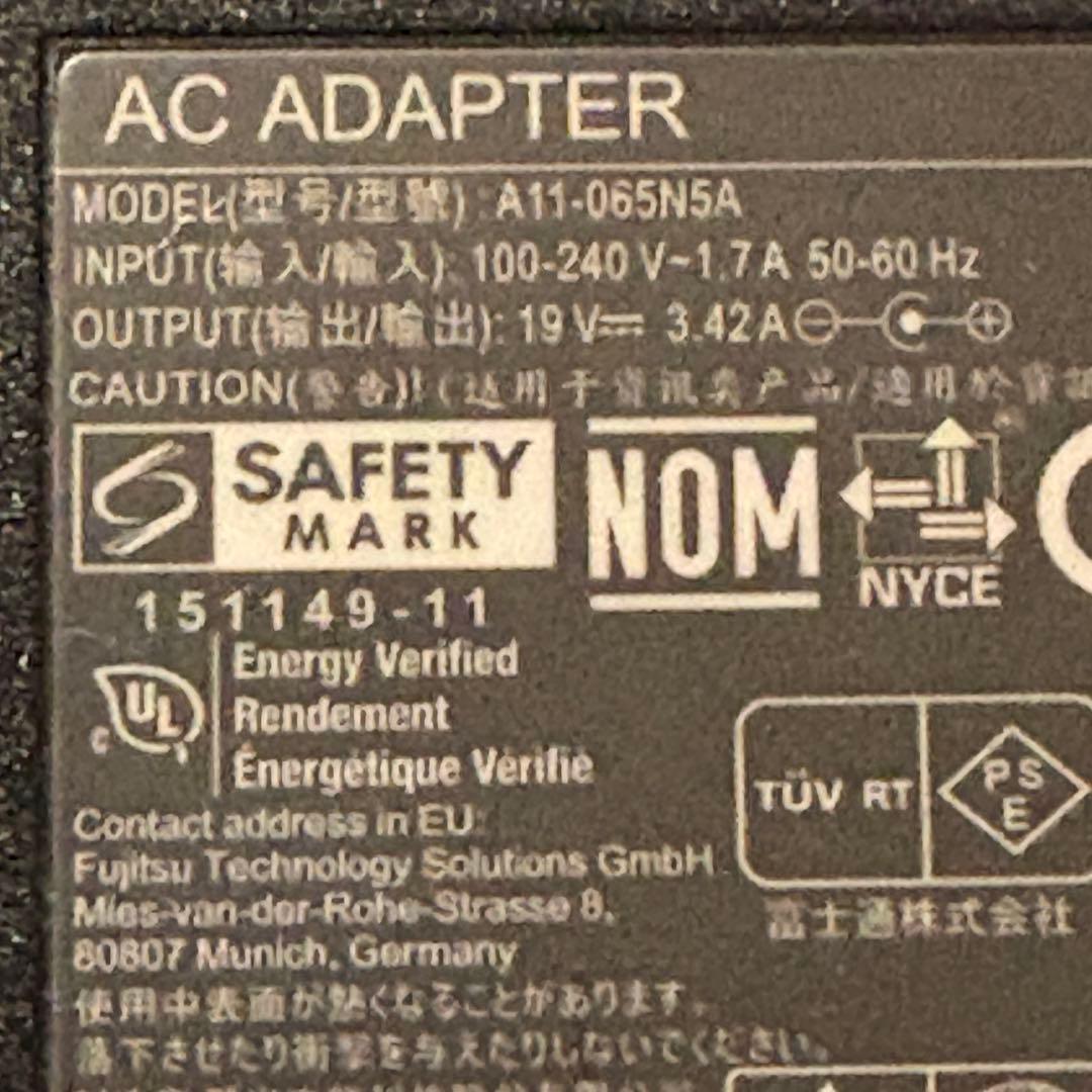 富士通 AH53/D1 i7-8565U 256GB SSD 訳有オフィス付