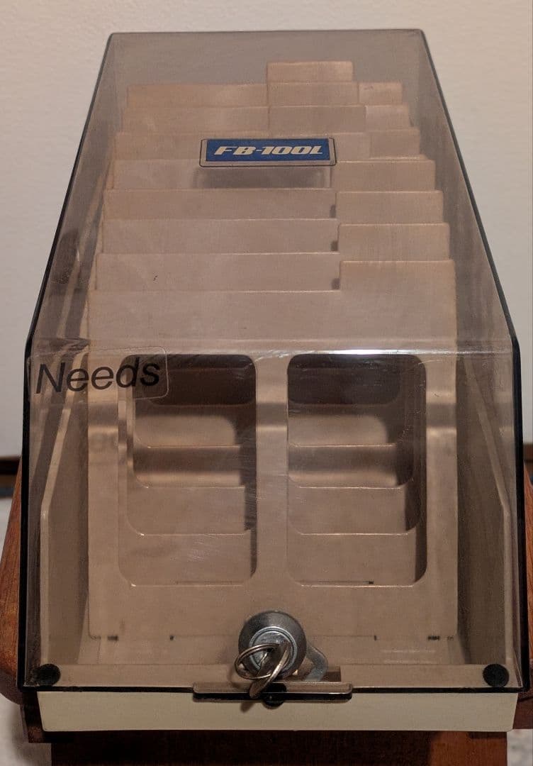 希少鍵付き/FB-100L Needs/ フロッピーディスクケース クリーム色