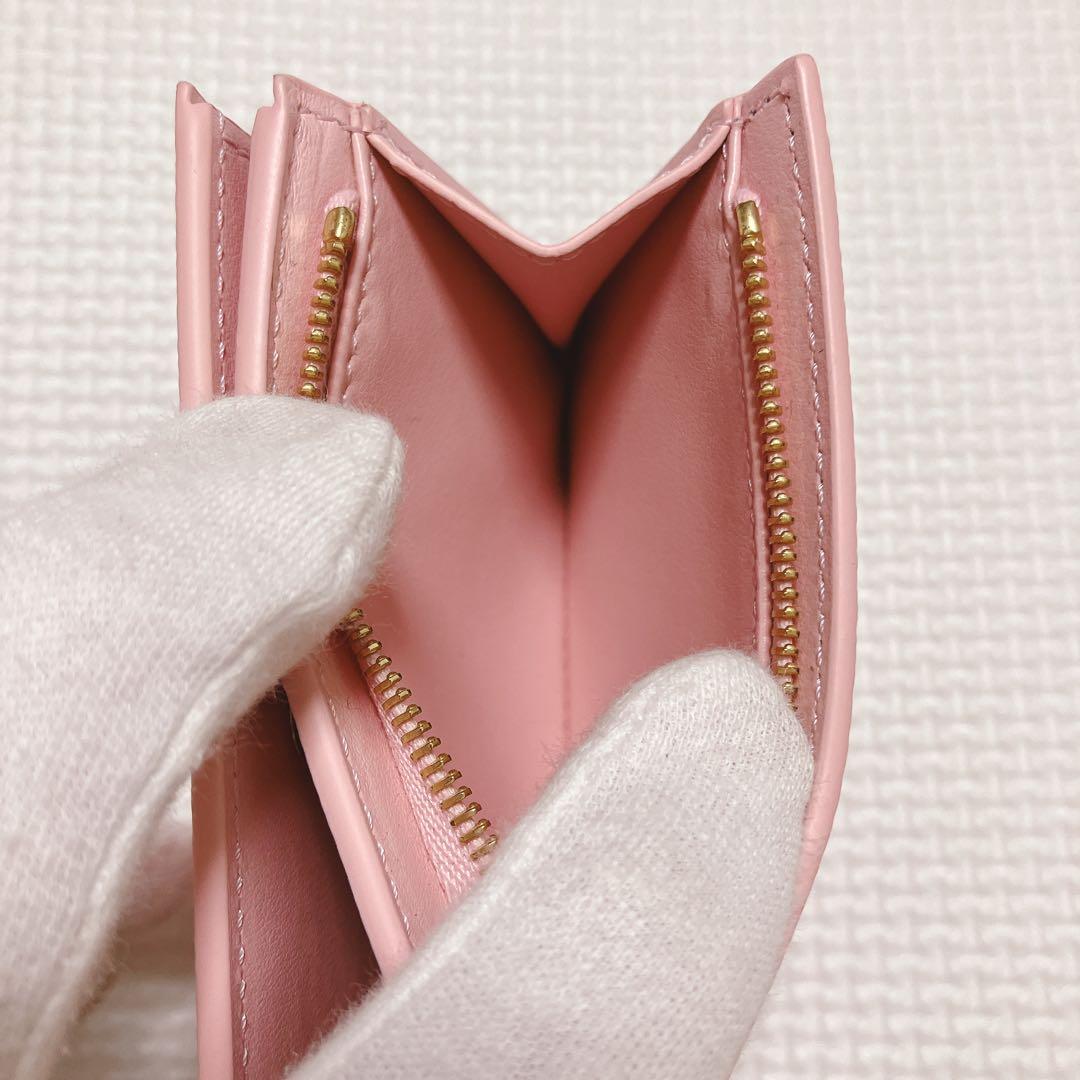 未使用　CELINE セリーヌ　レザー二つ折り財布　ピンク　箱袋付き