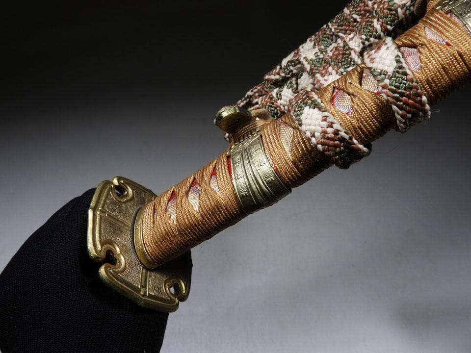 ●模造刀 金梨地 弦葉紋蒔絵糸巻太刀拵 大和刀 湾れ刃 リアル コスプレにも