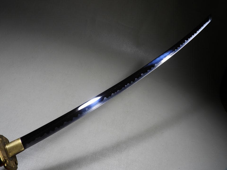 ●模造刀 金梨地 弦葉紋蒔絵糸巻太刀拵 大和刀 湾れ刃 リアル コスプレにも