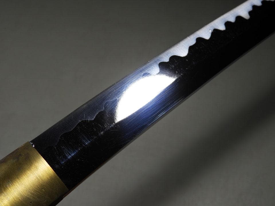 ●模造刀 金梨地 弦葉紋蒔絵糸巻太刀拵 大和刀 湾れ刃 リアル コスプレにも