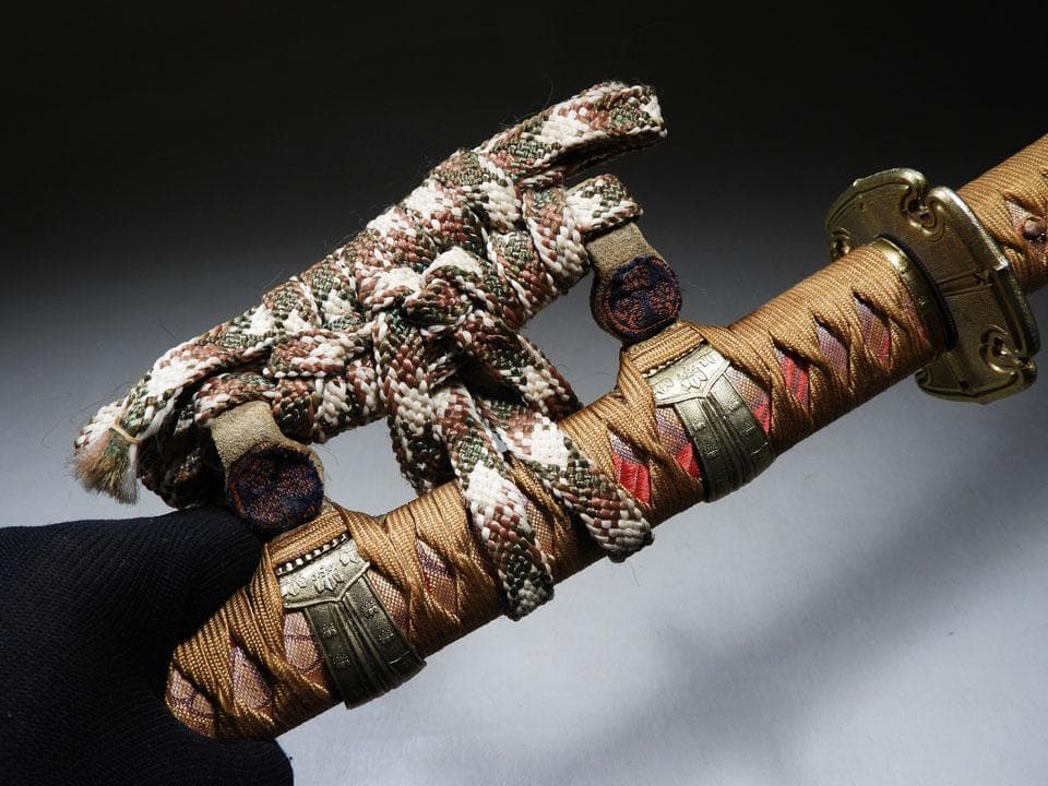 ●模造刀 金梨地 弦葉紋蒔絵糸巻太刀拵 大和刀 湾れ刃 リアル コスプレにも