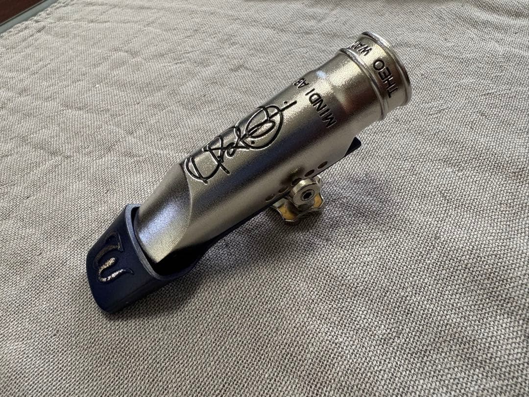 セオワニ　ミンディエイベアカスタム　アルトサックス用マウスピース　開き6