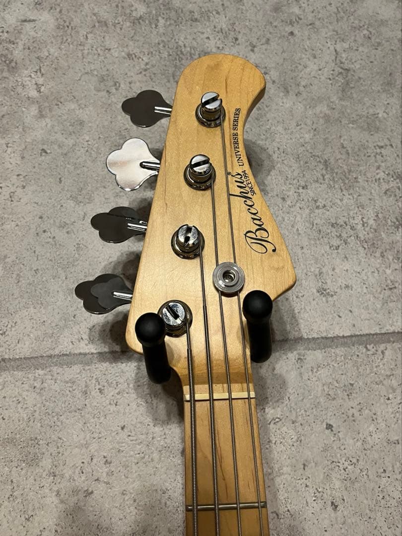 美品　新品同様　Bacchus universe ベース　BJB-1M