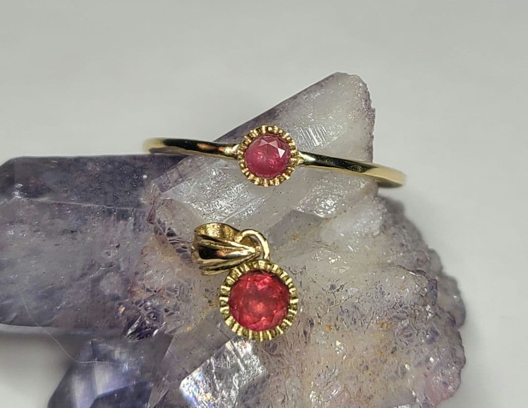 りり★ワーワー鉱山産レッドベリル★リング、ペンダントトップオーダーページ