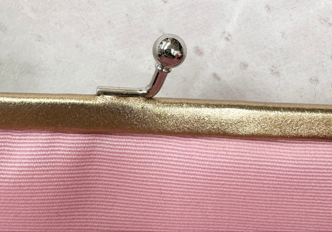 COACH がま口　キスロック　クラッチ　ゴールドラメ　コーチ