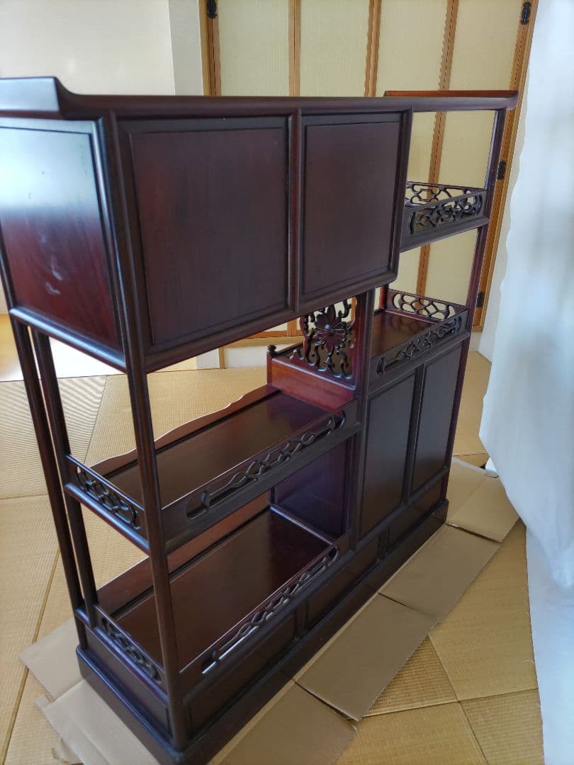 【最終値下げ】紫檀　彫刻装飾付き棚