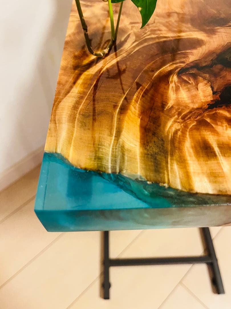 レジンテーブル　栃の木　ソファテーブル　サイドテーブル　コーヒーテーブル