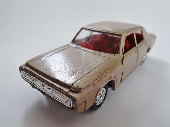 【激レア・エラー】 トミカ　日本製　ニュークラウン