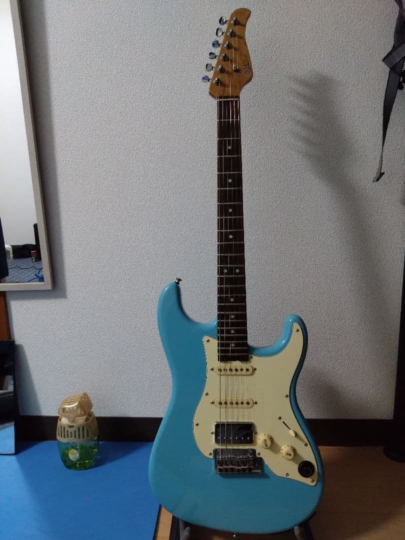 エレキギターMOORE GTRS S800　（フットスイッチ付属）