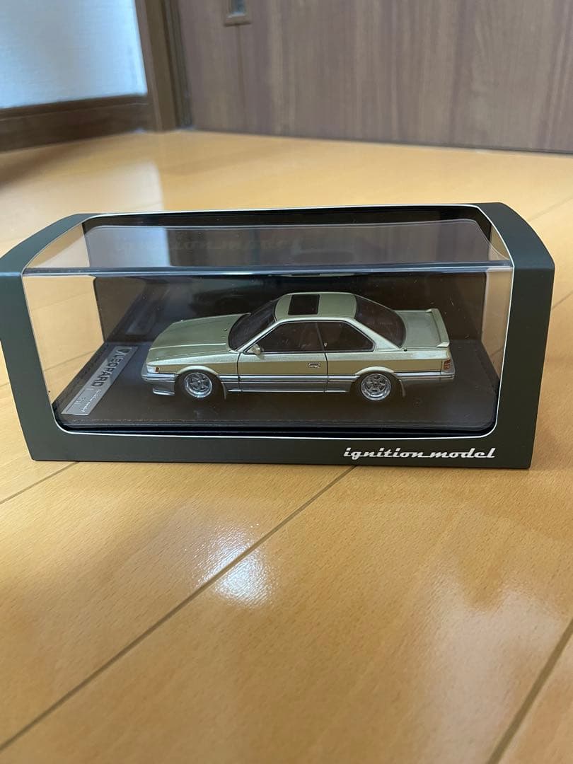 イグニッションモデル 1/43 日産 レパード F31 ゴールド