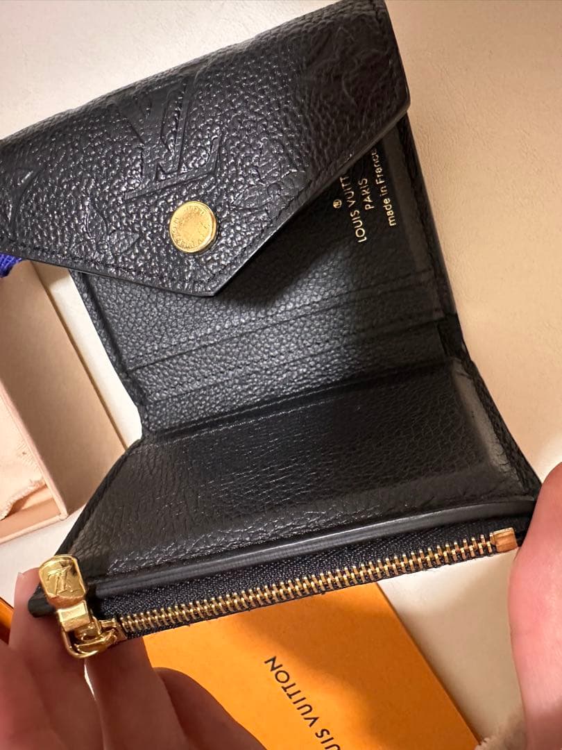 ルイヴィトン　ポルトフォイユ・ヴィクトリーヌ　ミニ財布