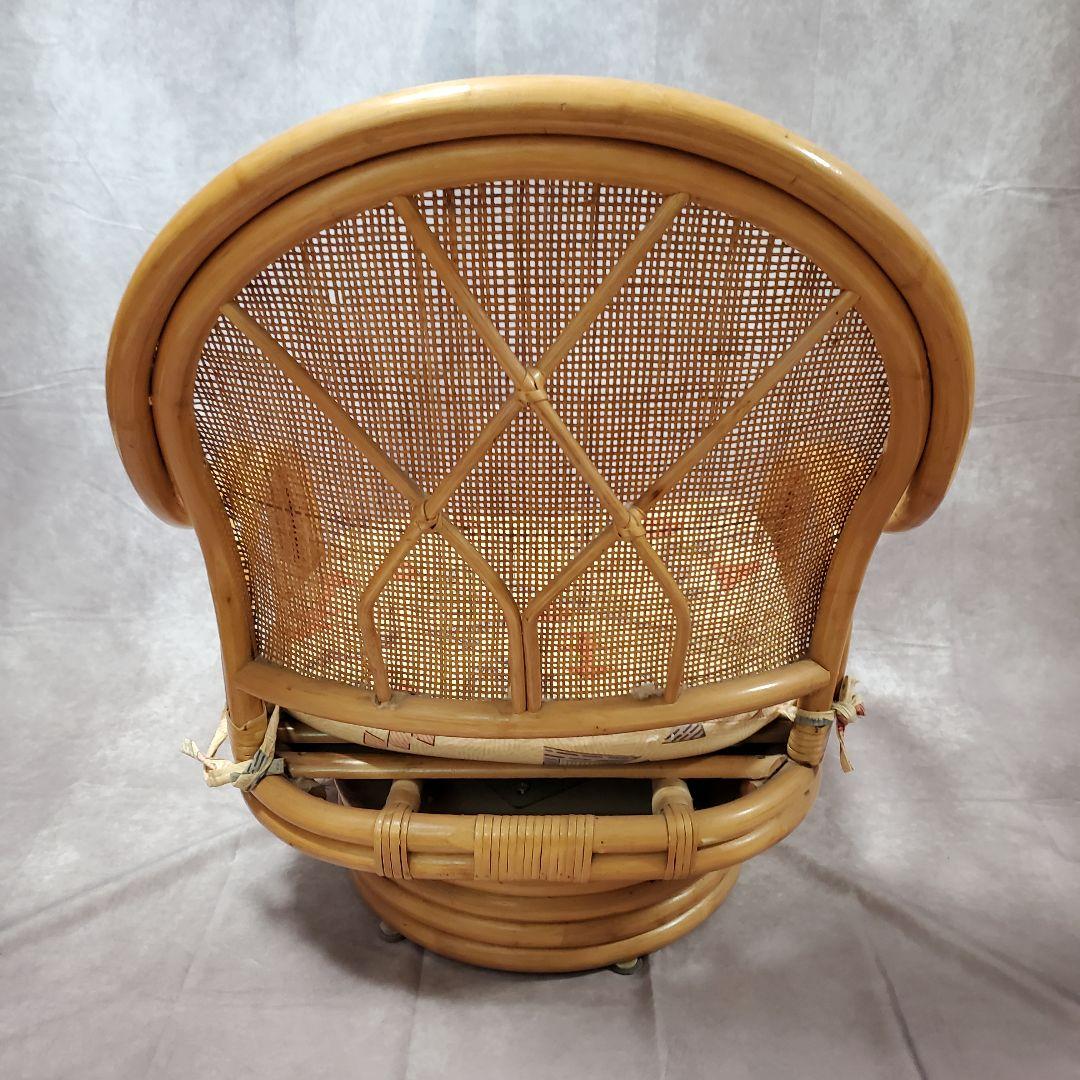 回転式座椅子籐椅子・クッション付き2脚セット　花柄　昭和レトロ　ヴィンテージ　籐