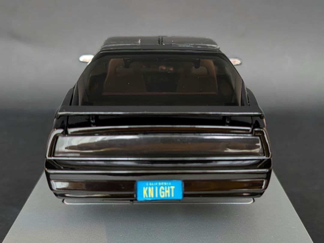 ナイトライダー K.I.T.T キット 1/18 音声／スキャナーユニット内蔵